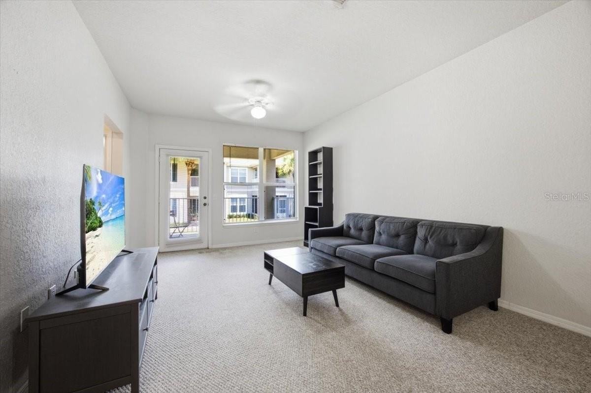 4008 Hemingway Cir - Photo 4 of 21