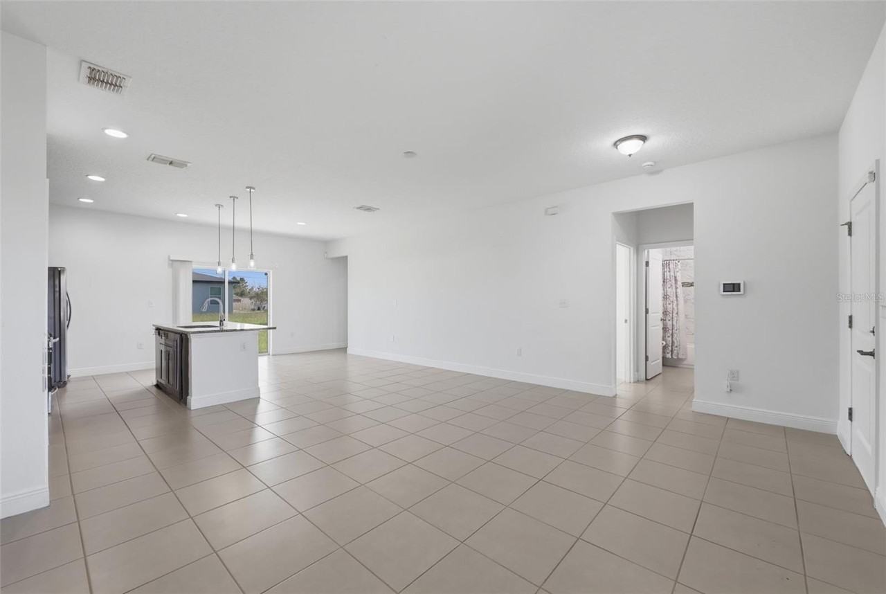 304 Begonia Ct - Photo 6 of 32