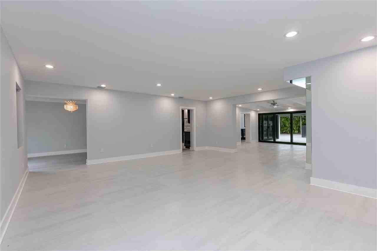 Sw 83rd Ave - Photo 5 of 8