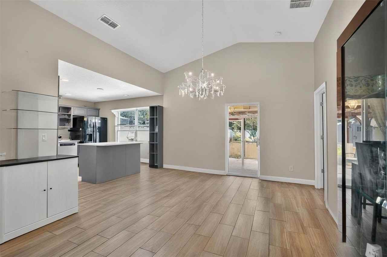 2638 Eagle Canyon Dr N - Photo 2 of 50