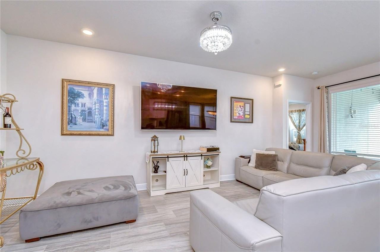 15371 Caravan Ave - Photo 6 of 50