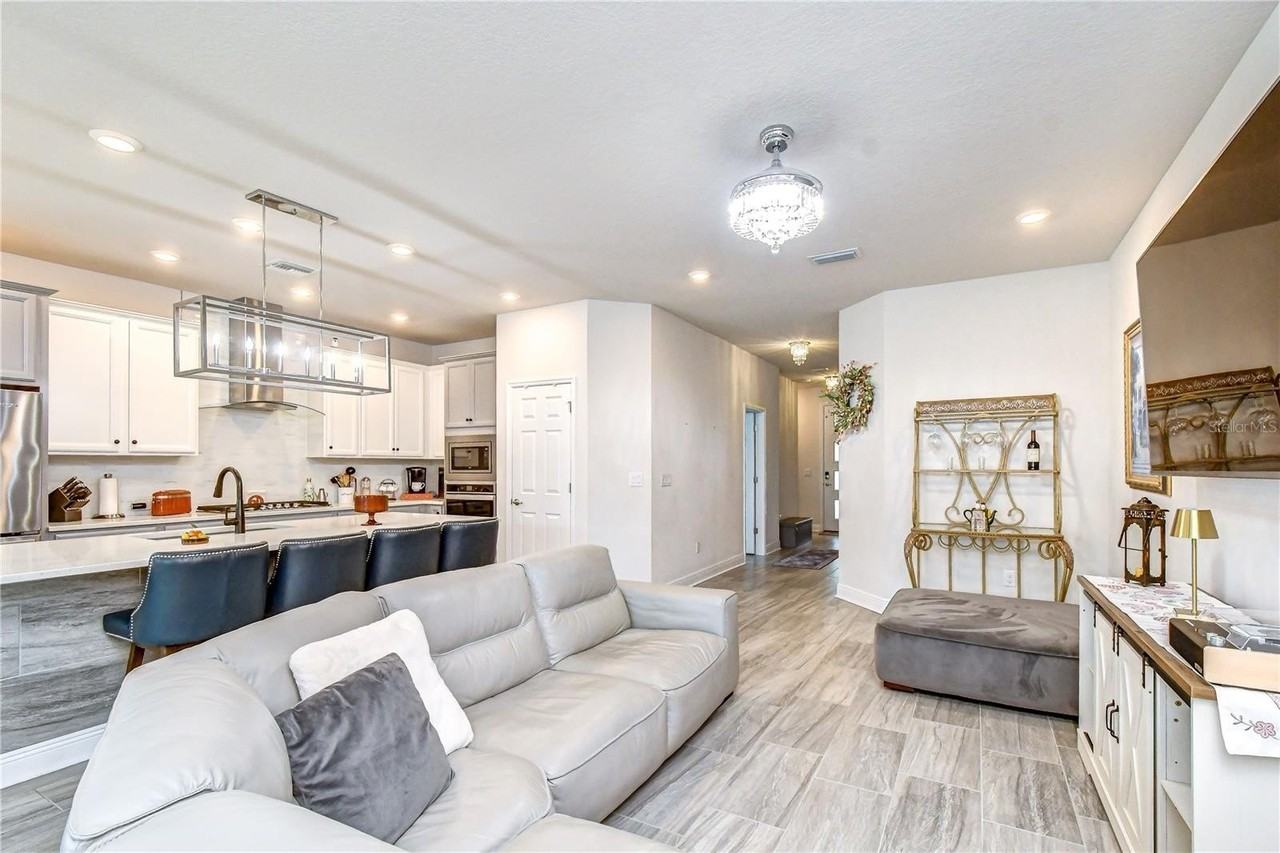 15371 Caravan Ave - Photo 7 of 50