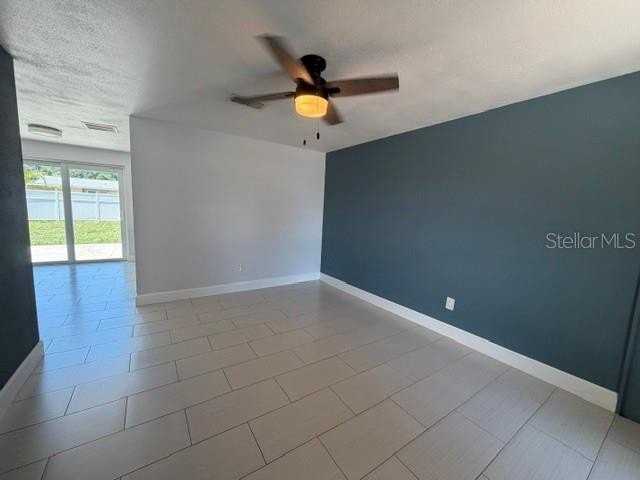 7904 Woodvine Cir - Photo 4 of 21