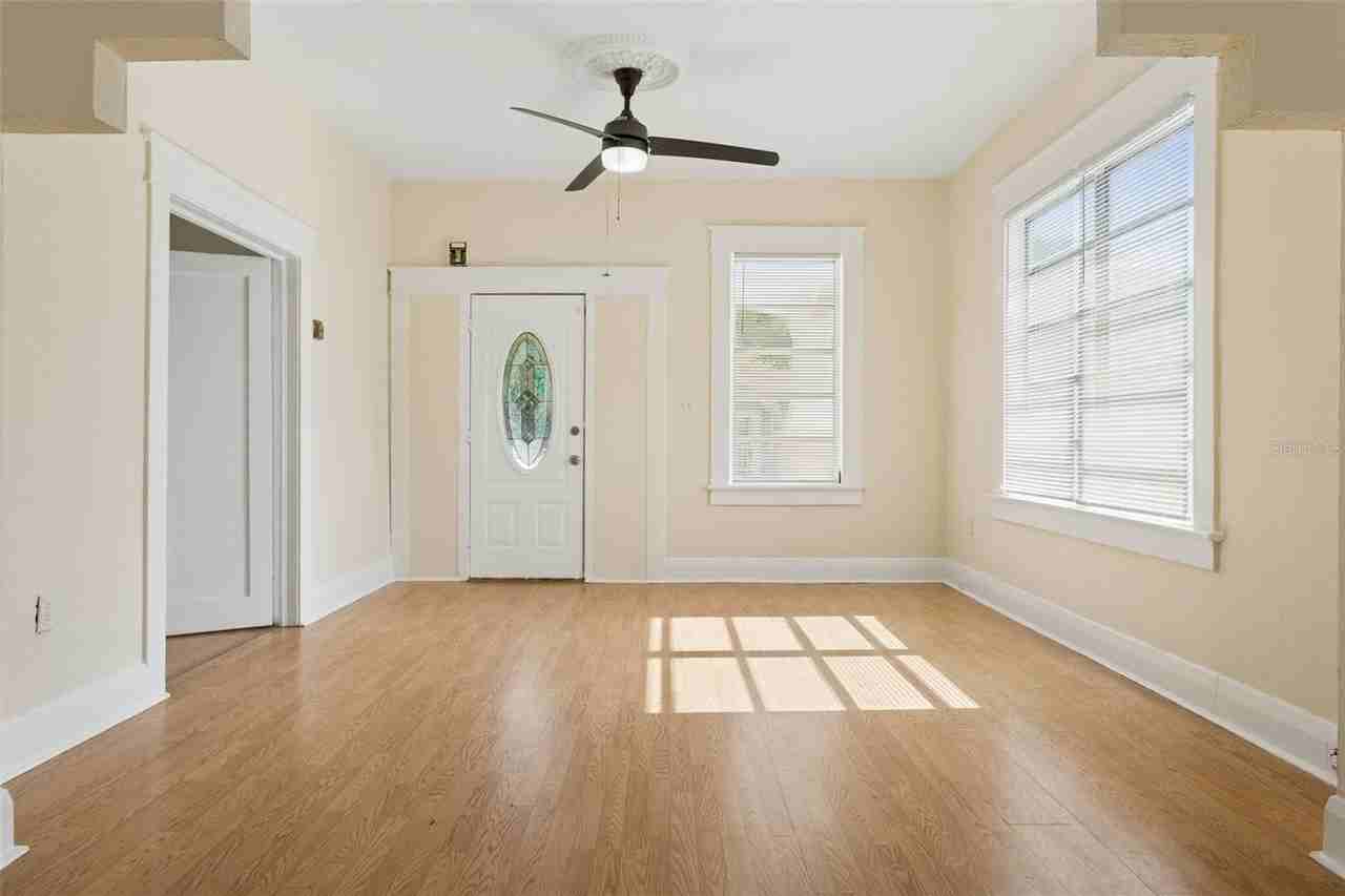 1017 E 23rd Ave - Photo 7 of 25
