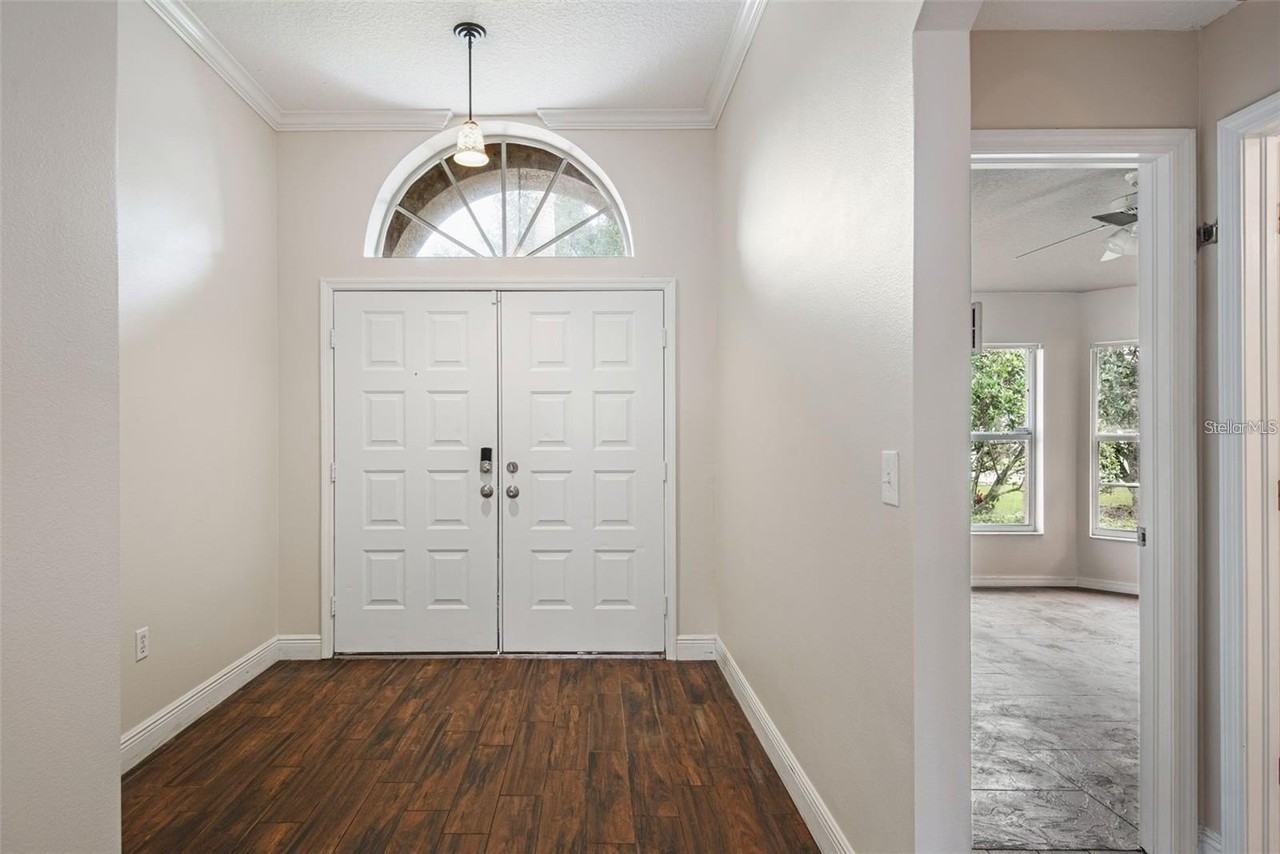 4007 Harbor Lake Dr - Photo 3 of 26