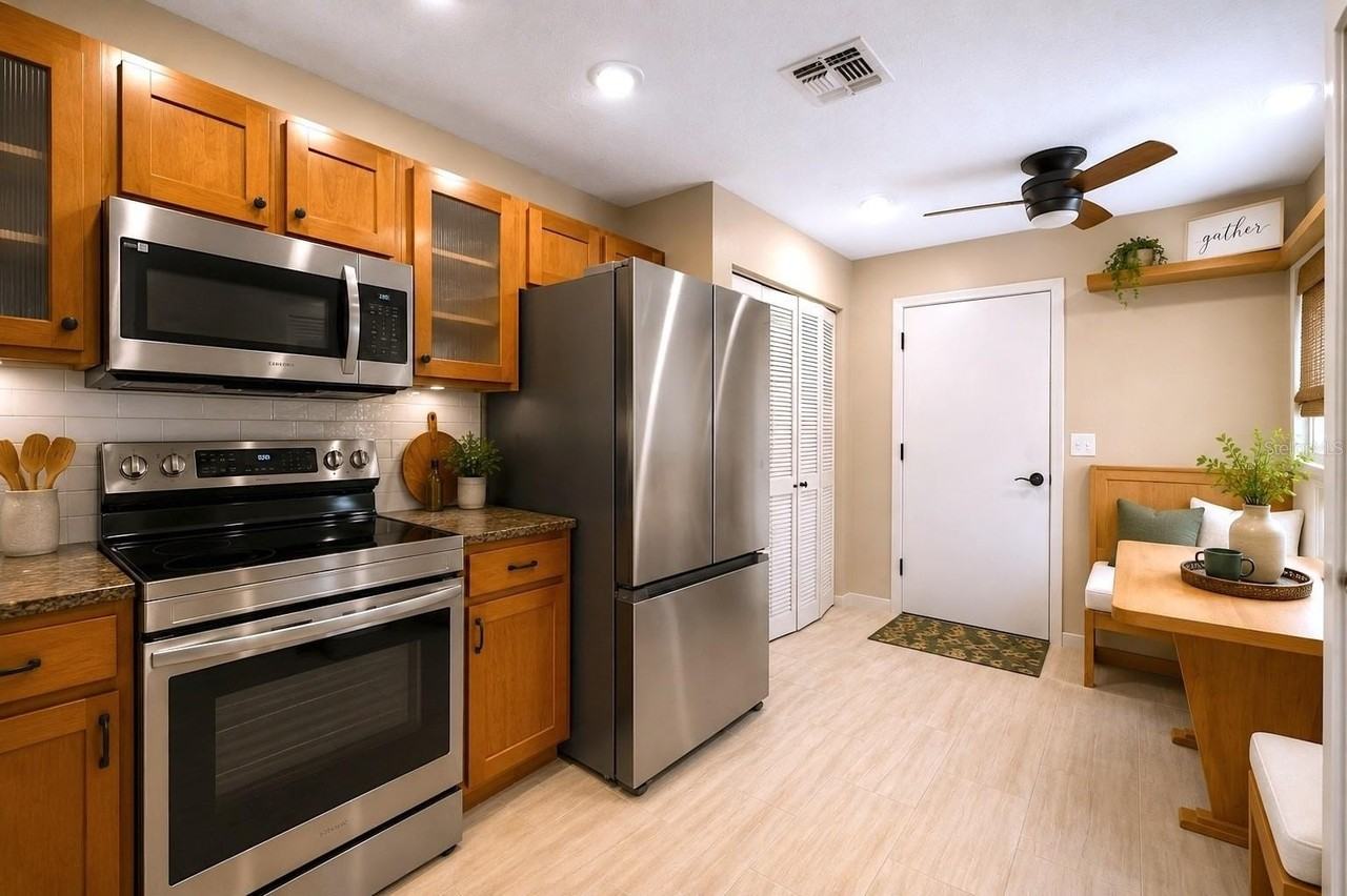 641 Maple Oak Cir #101 - Photo 4 of 29
