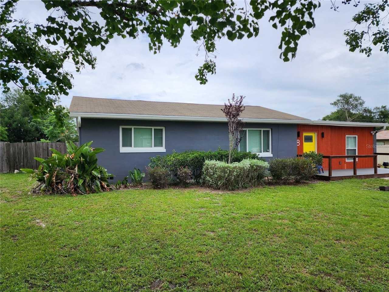 8 Poinsettia Dr - Photo 3 of 27