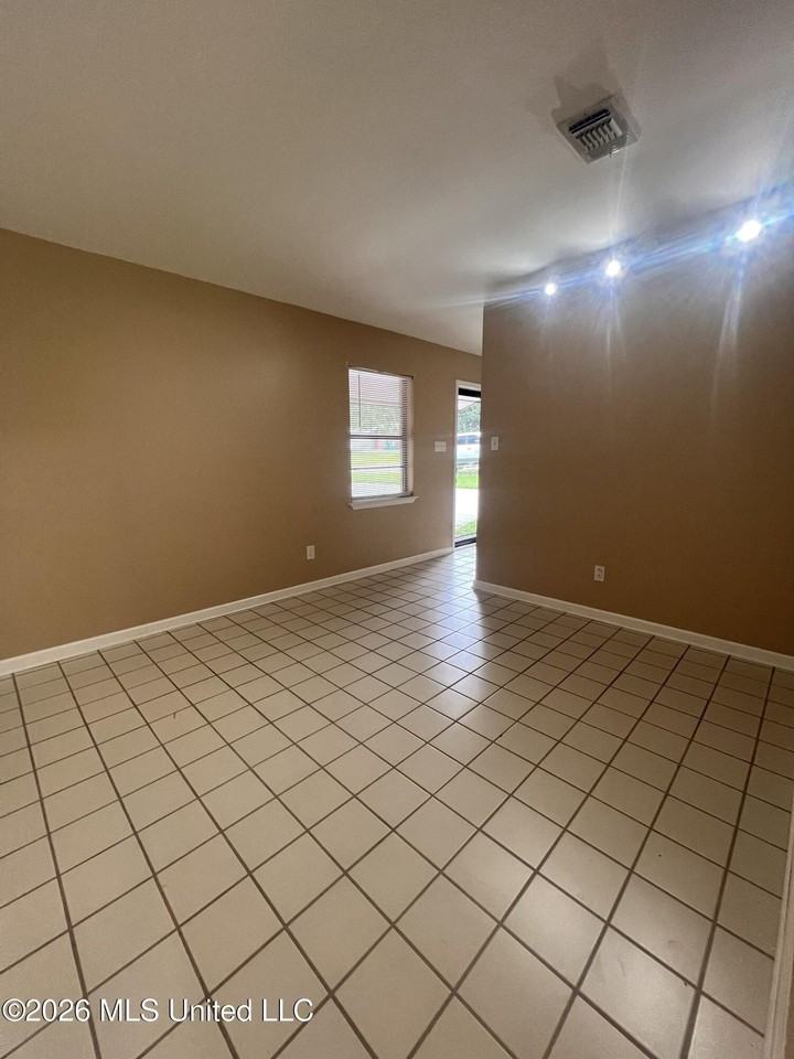 15309R Royal St - Photo 4 of 21