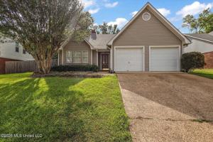 featured image of 33 Peppermill Dr