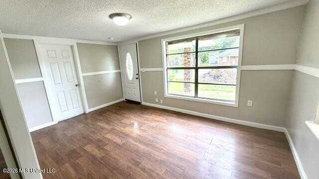 5125 Community Ave - Photo 2 of 27