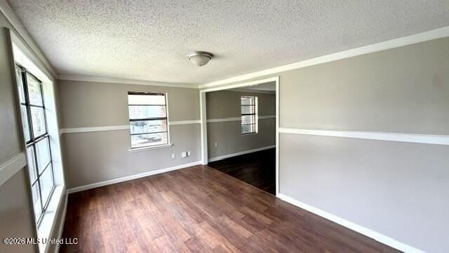 5125 Community Ave - Photo 3 of 27