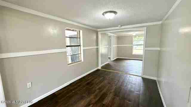 5125 Community Ave - Photo 6 of 27