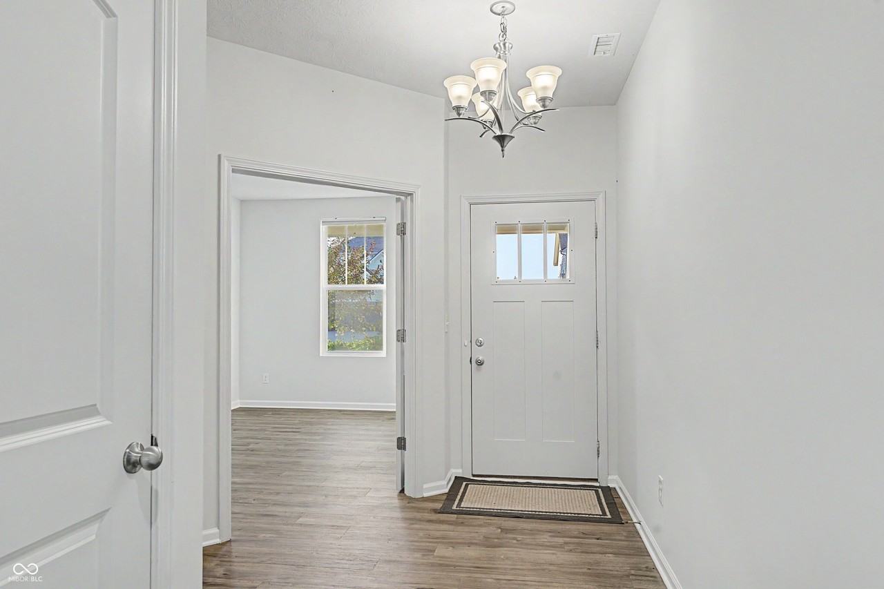 5465 Dunhaven Rd - Photo 5 of 45