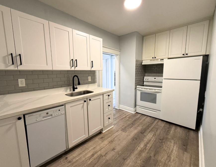 128 Carrick Ave - Photo 5 of 10
