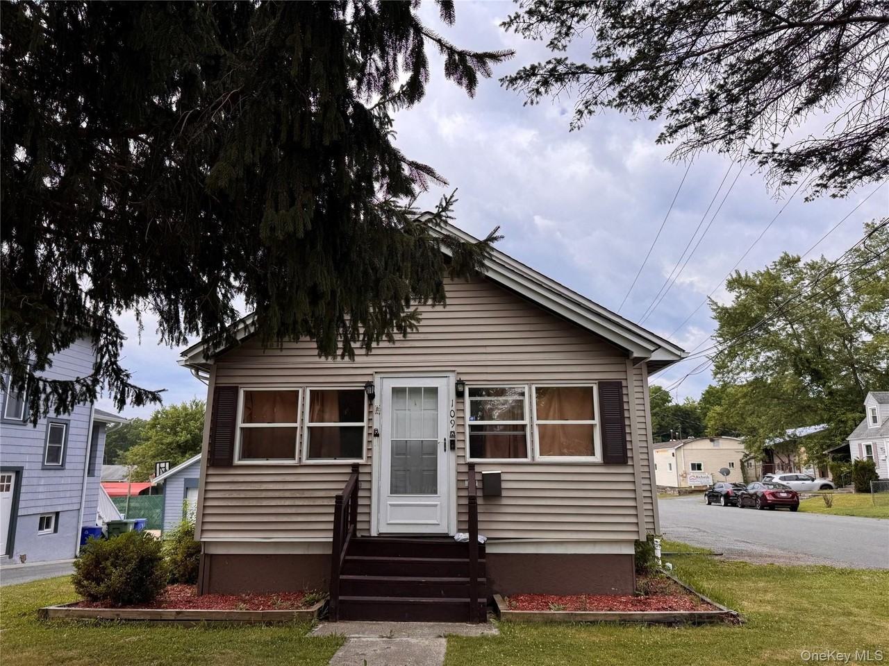 109 Lake Ave - Photo 3 of 15