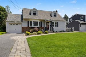 featured image of 18 Heath Ln