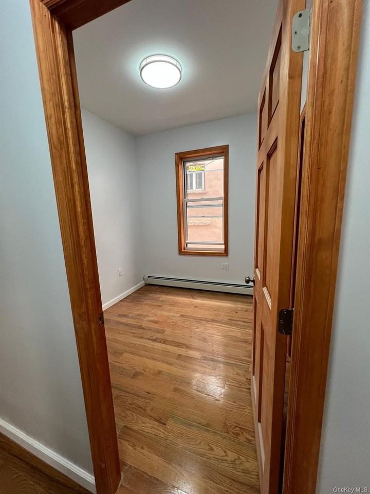 2265 Chatterton Ave #2 - Photo 4 of 11