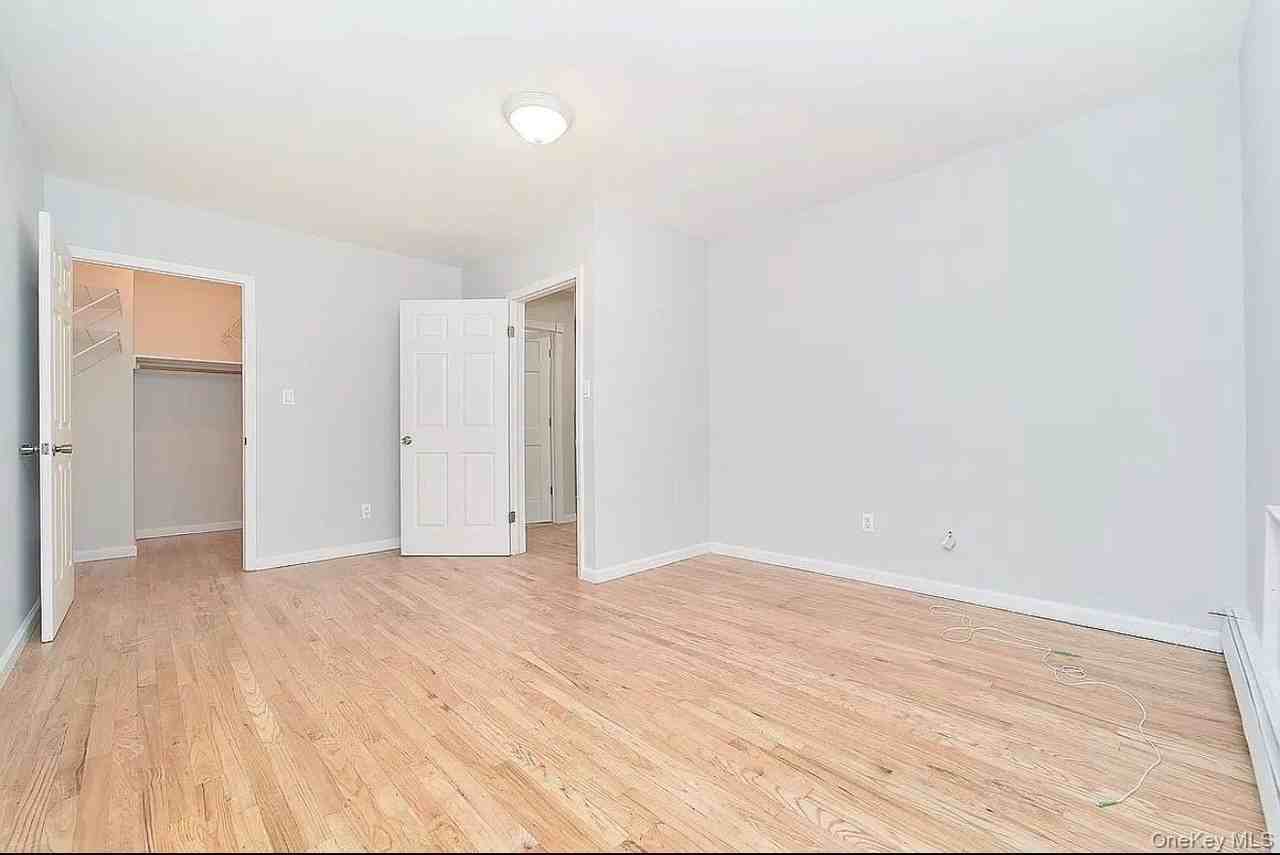 121 Carlton Ave