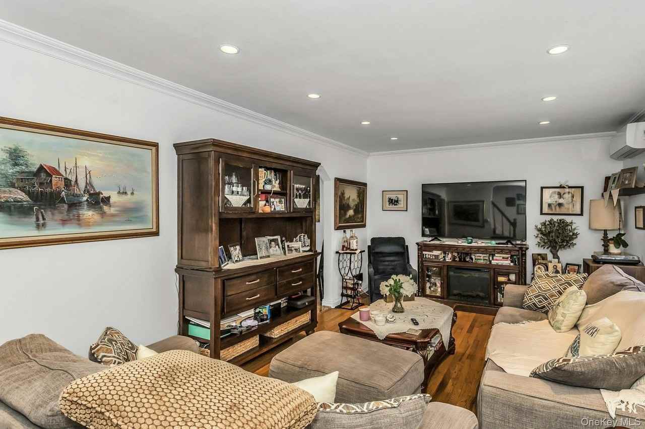 53 Carnation Ave #A - Photo 4 of 20