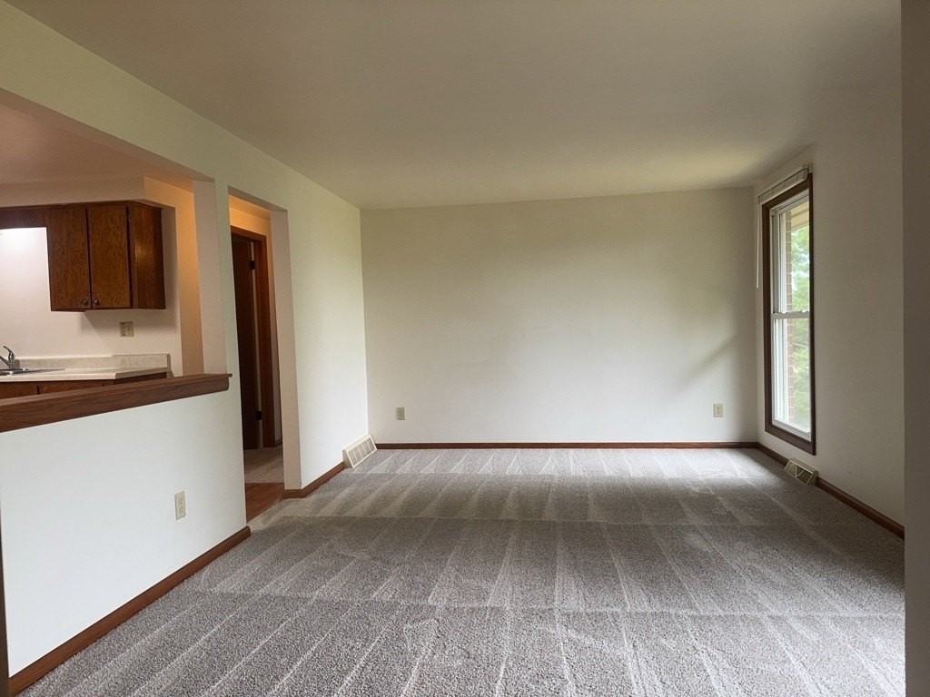 418 Beloit St #15 - Photo 2 of 27