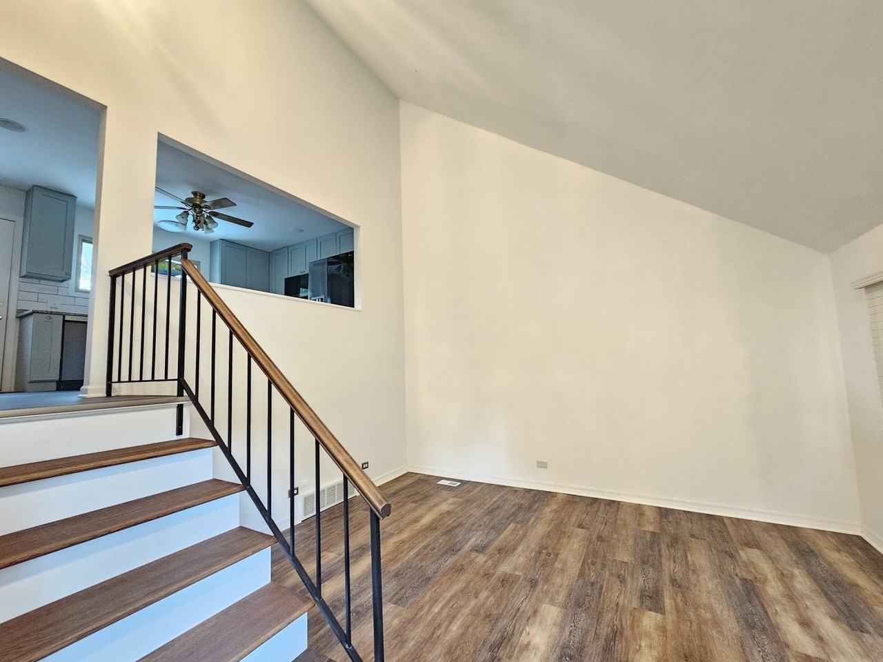 571 White Birch Rd - Photo 3 of 24