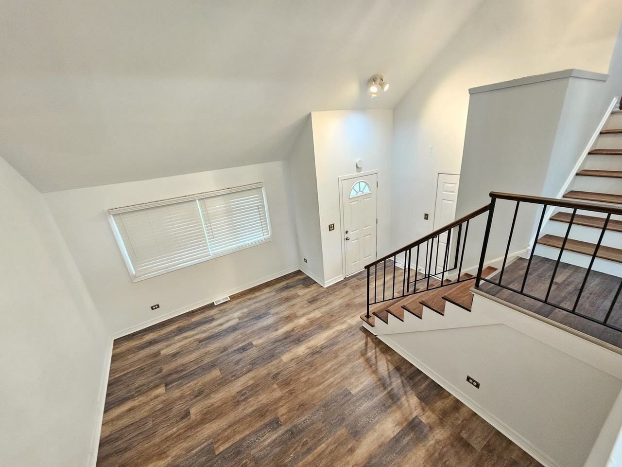 571 White Birch Rd - Photo 5 of 24