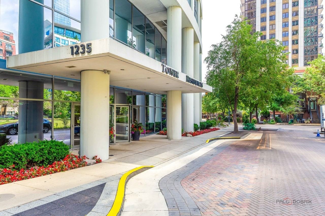 1235 S Prairie Ave #2107