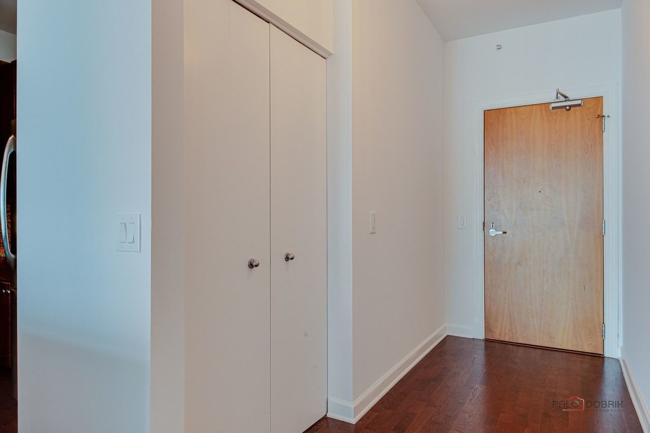 1235 S Prairie Ave #2107 - Photo 7 of 28