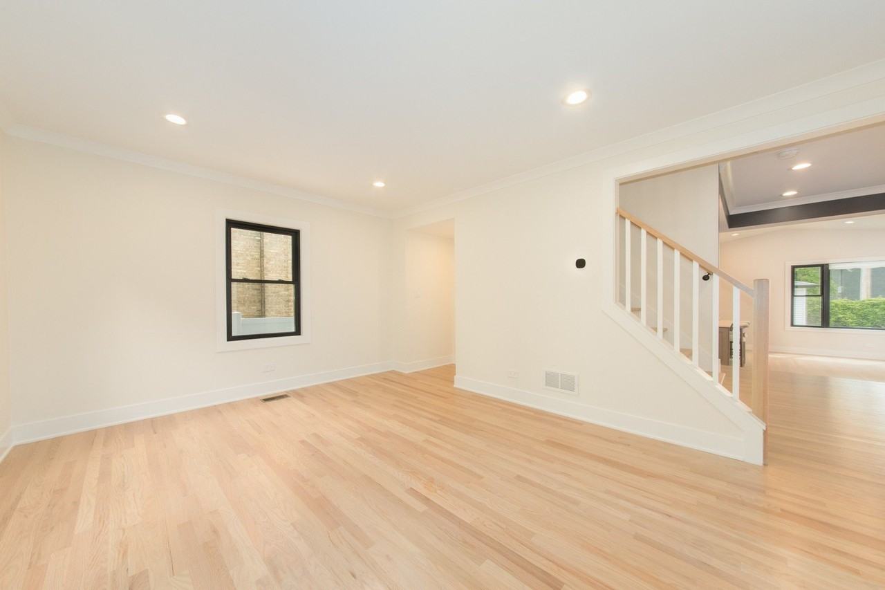 7111 N Mason Ave - Photo 6 of 40