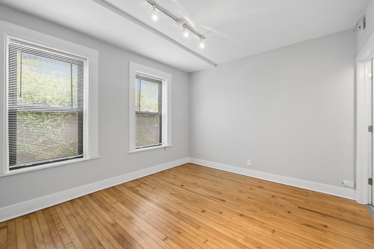 1363 W Walton St #CH - Photo 7 of 13