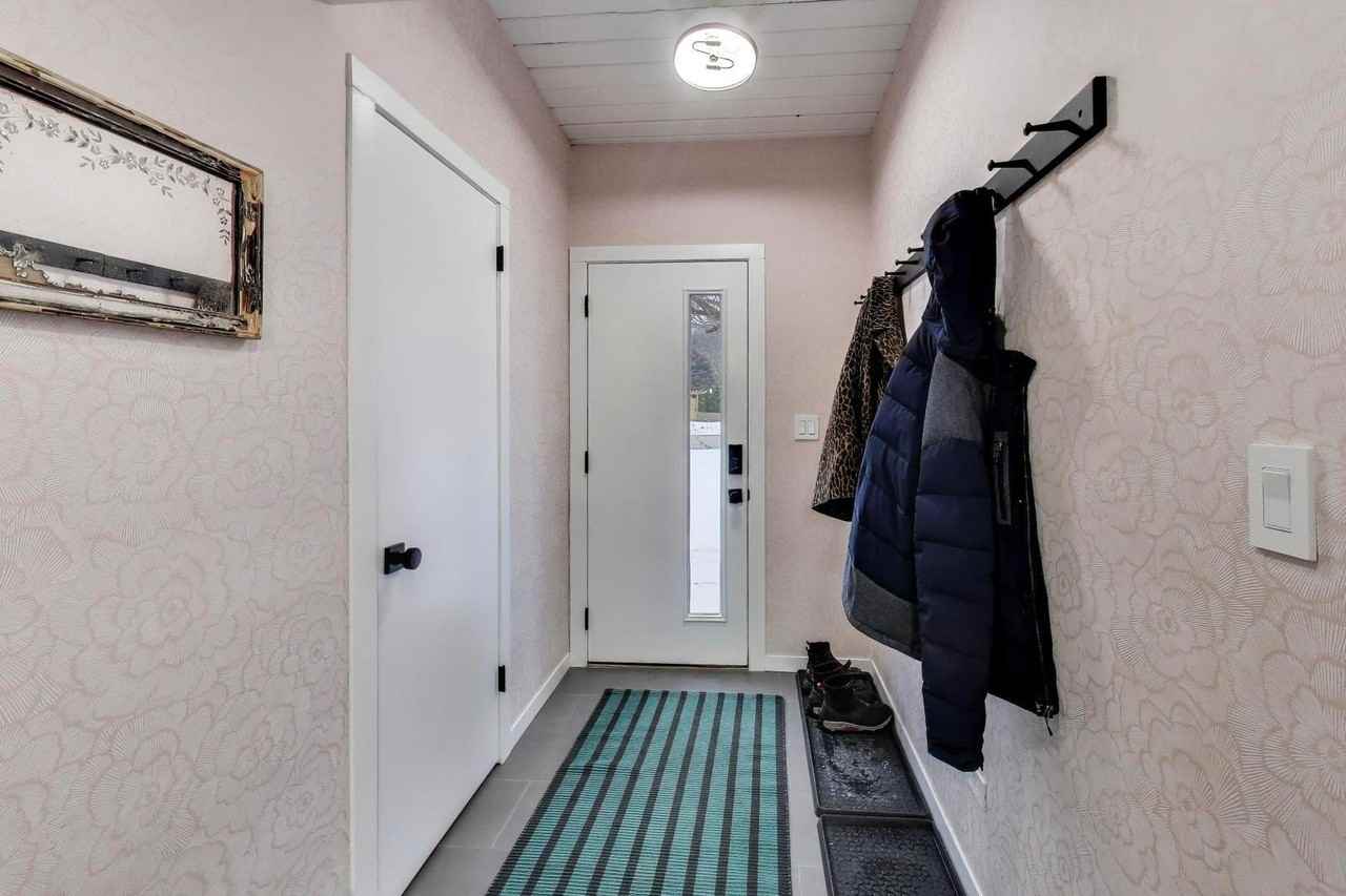 2649 Crawford Ave - Photo 4 of 46
