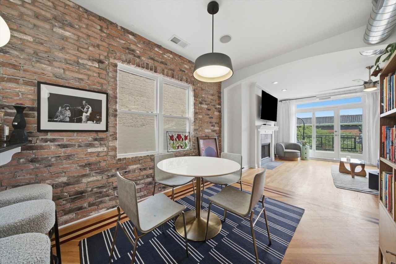 5302 N Winthrop Ave #4 - Photo 3 of 31