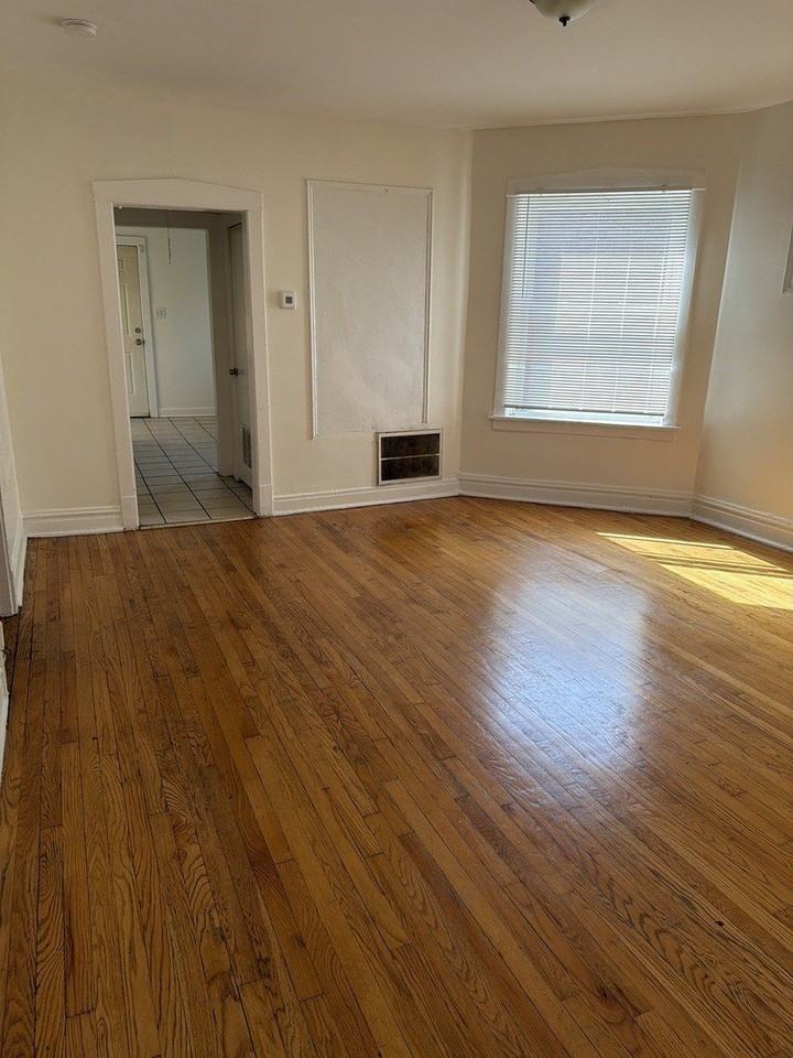 7741 S Yates Blvd #3 - Photo 5 of 21