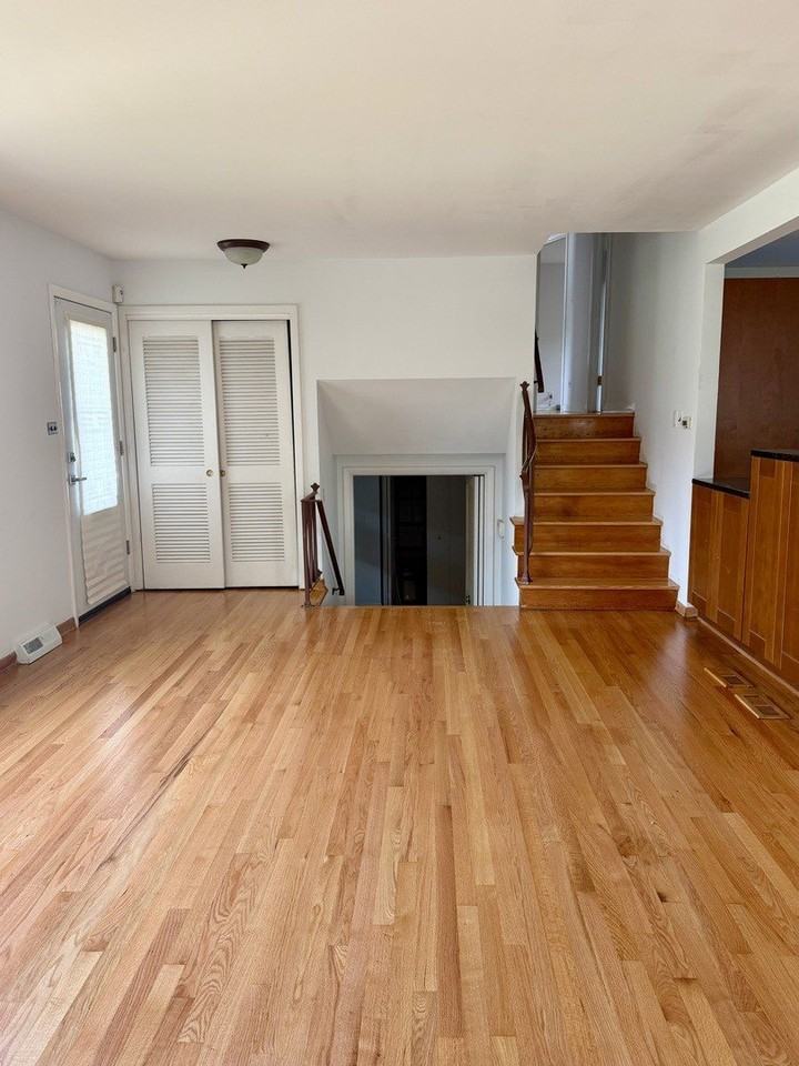 550 Laramie Ave - Photo 4 of 11