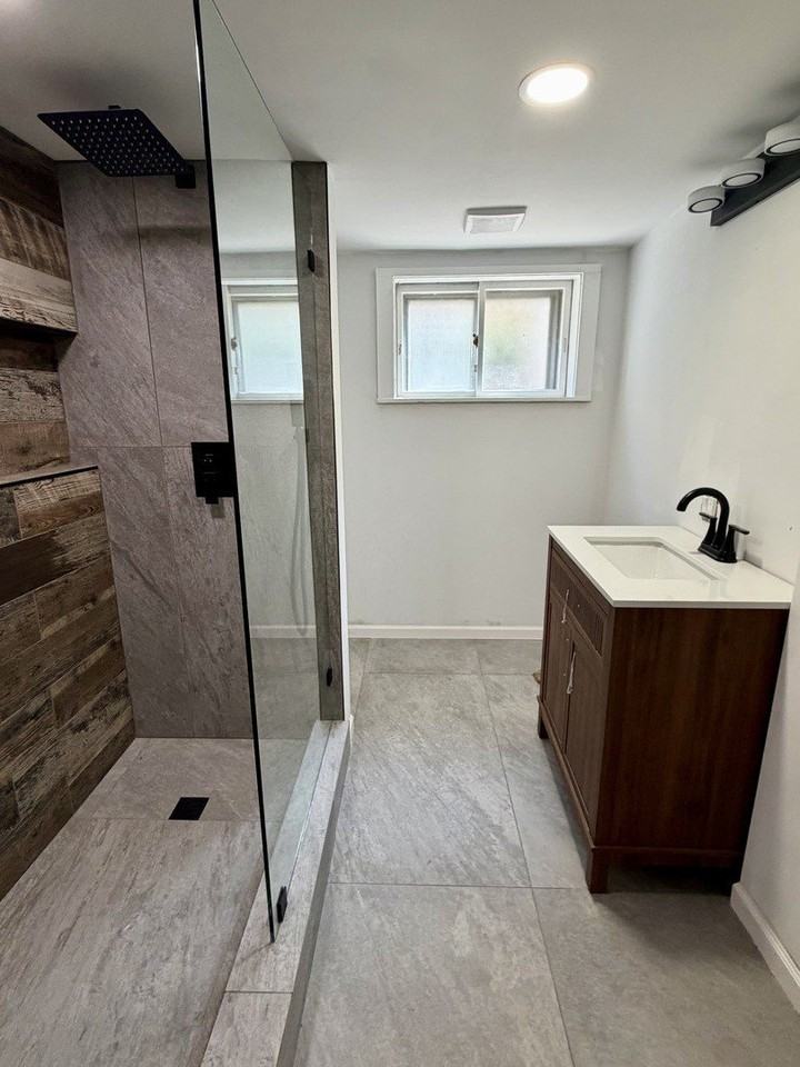 550 Laramie Ave - Photo 5 of 11