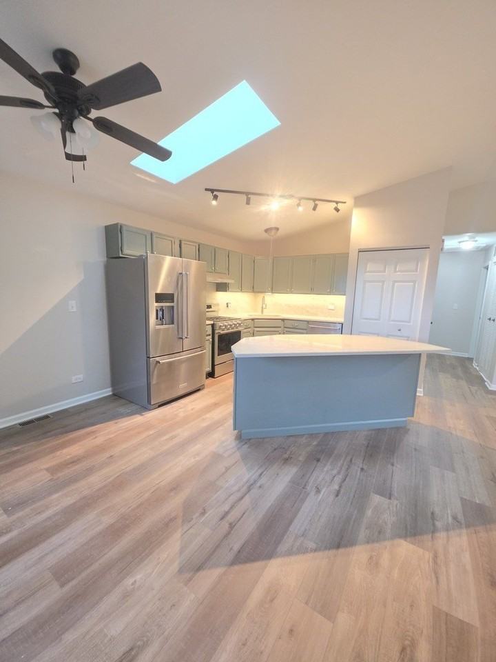 423 S 3rd St #2 - Photo 3 of 12