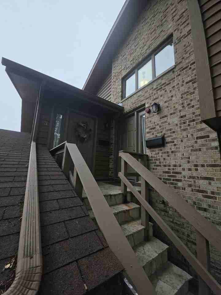 423 S 3rd St #2 - Photo 4 of 12