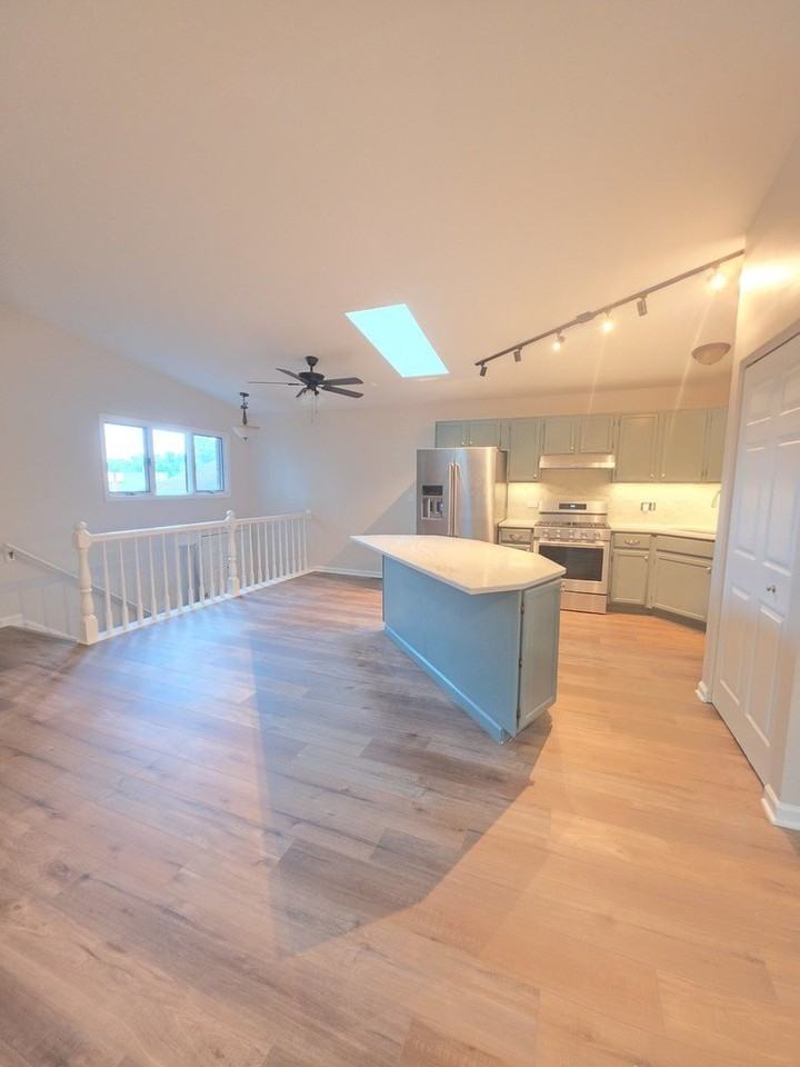 423 S 3rd St #2 - Photo 6 of 12