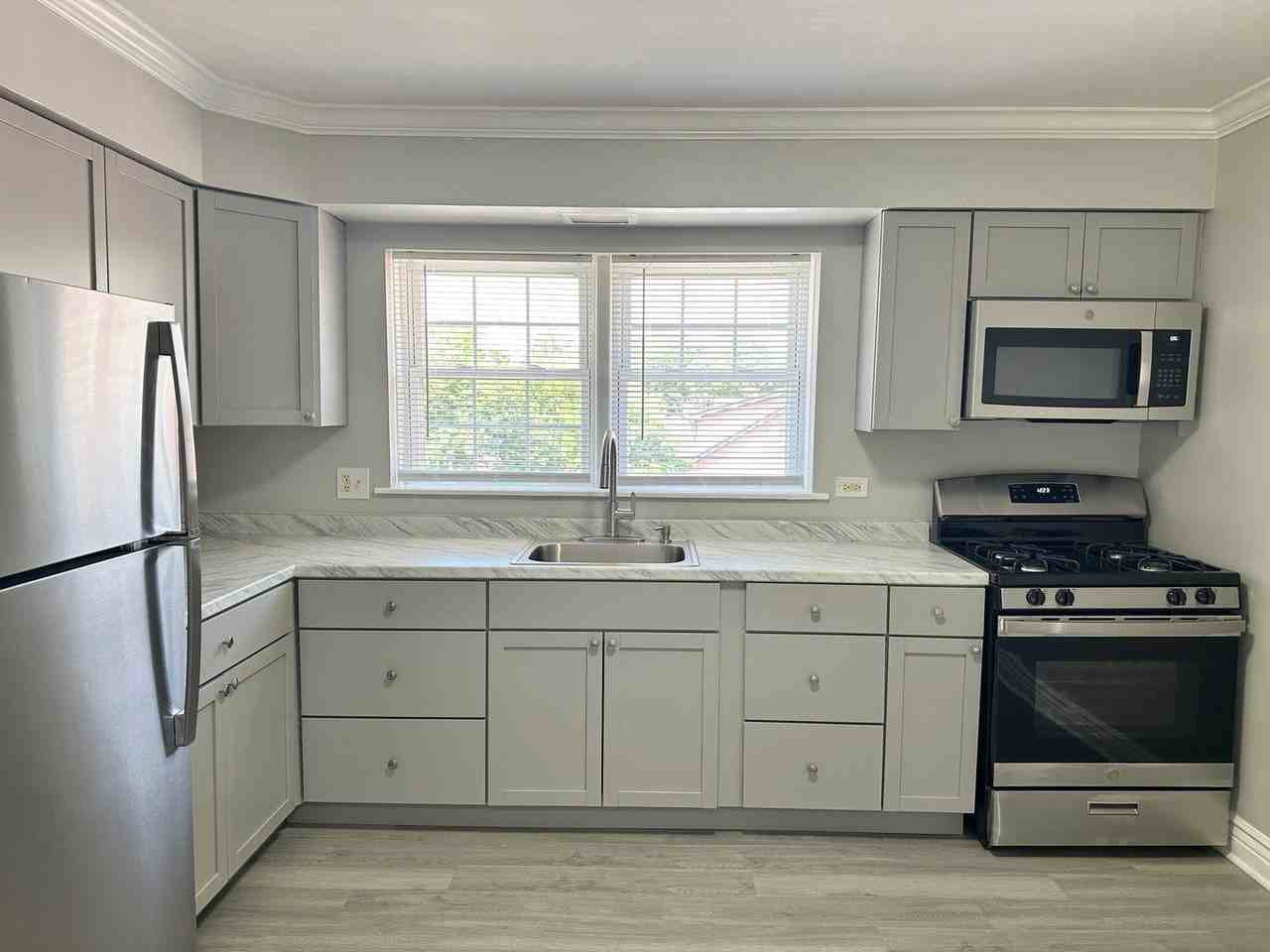 3400 Maple Ave #17 - Photo 3 of 12