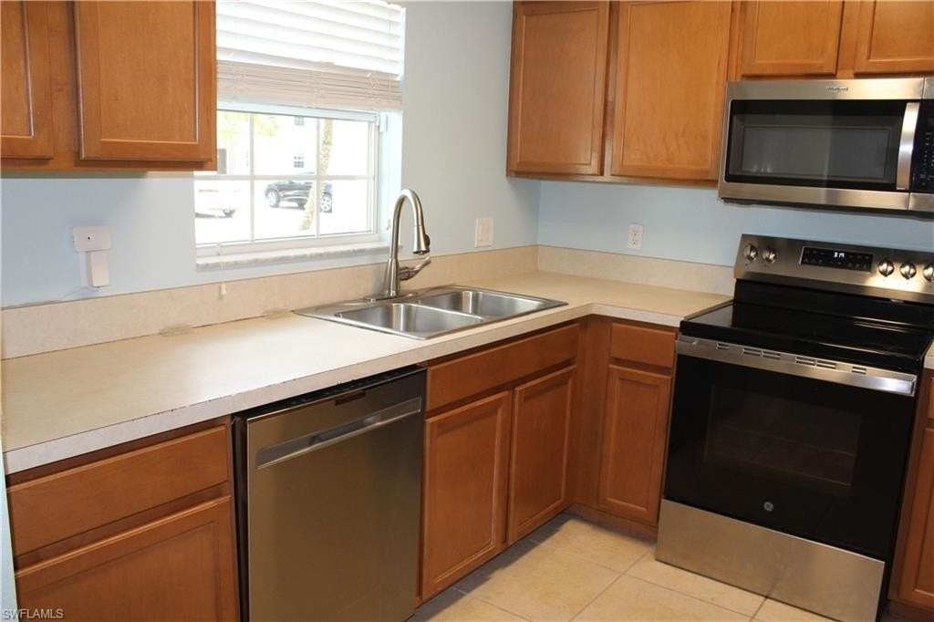 9076 Gervais Cir #403 - Photo 3 of 16