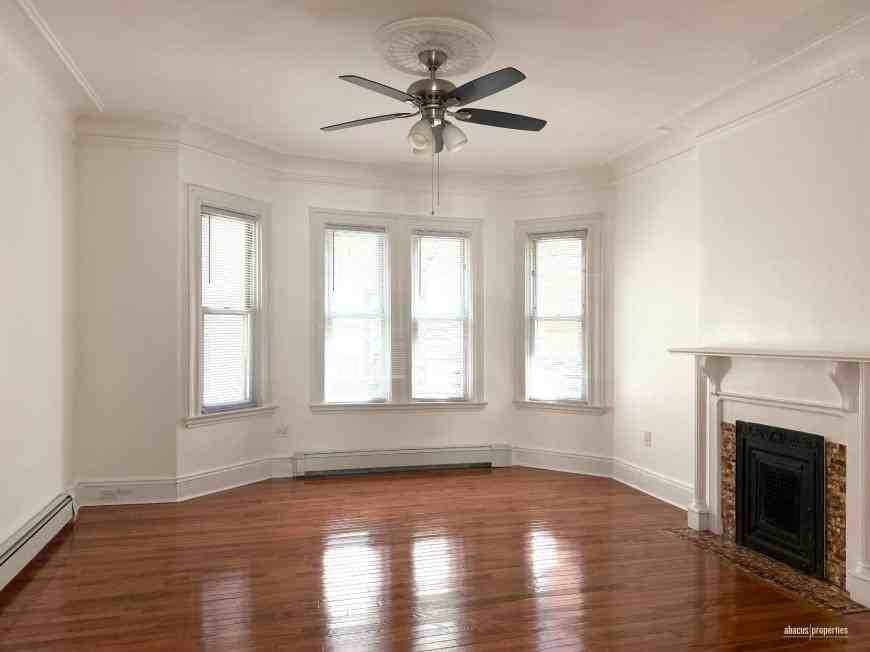 1918 Cortelyou Rd - Photo 2 of 10