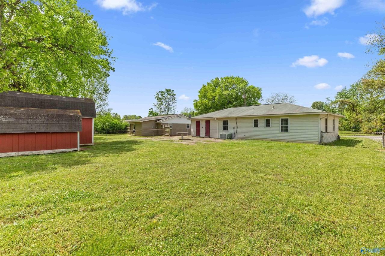 2406 Yorkshire Dr Sw - Photo 6 of 27