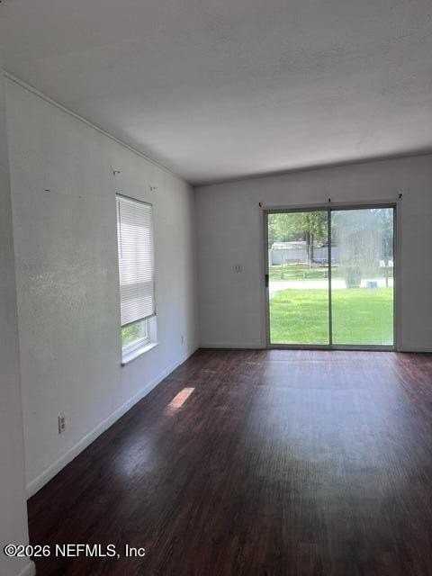 991 Southern Villa Dr - Photo 3 of 10
