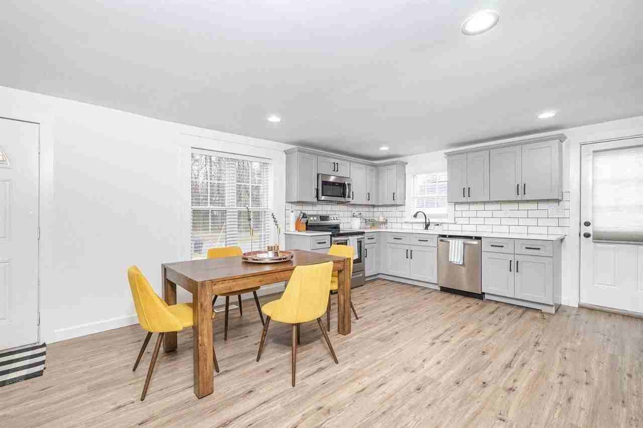 412 1st St - Photo 3 of 20