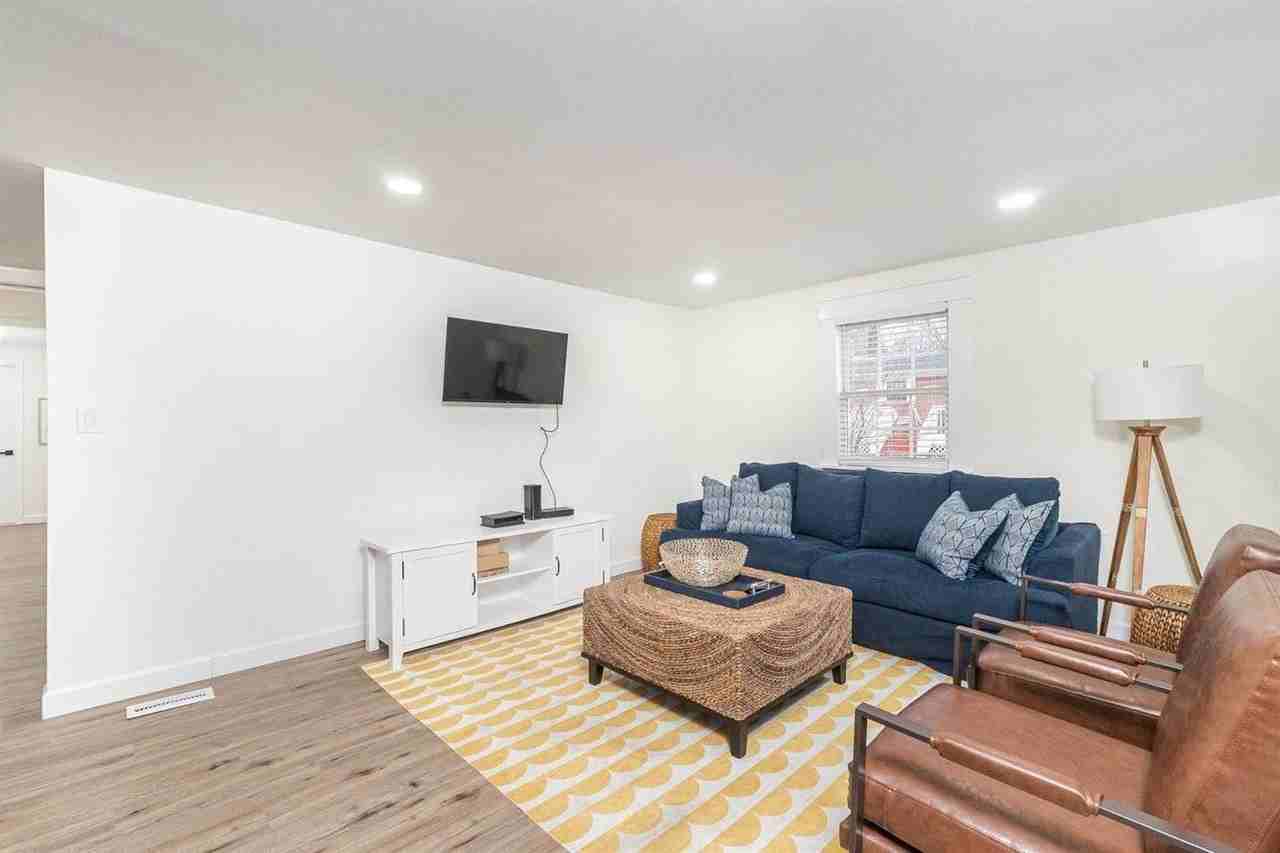 412 1st St - Photo 5 of 20