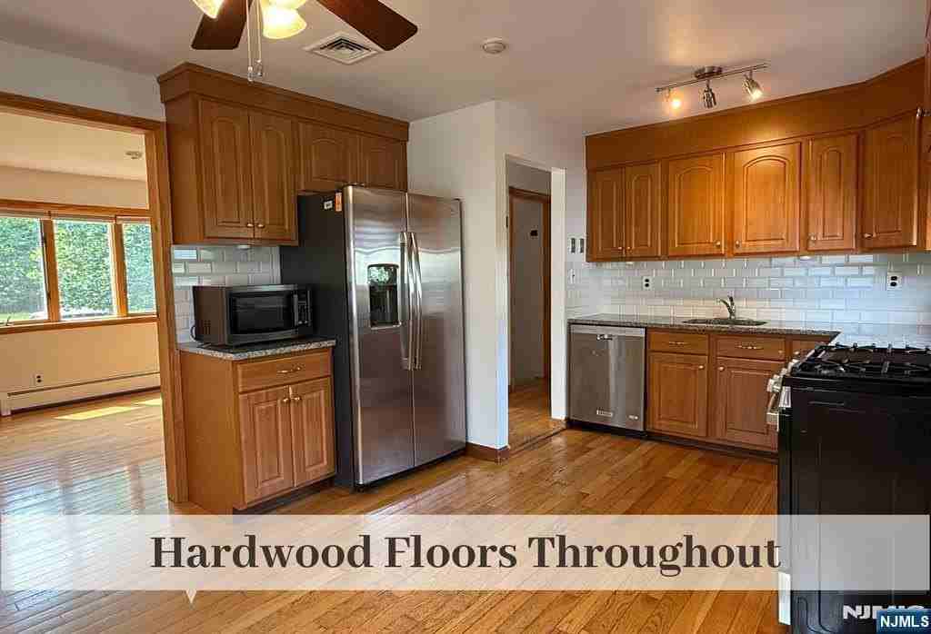 726 Midwood Rd - Photo 6 of 23