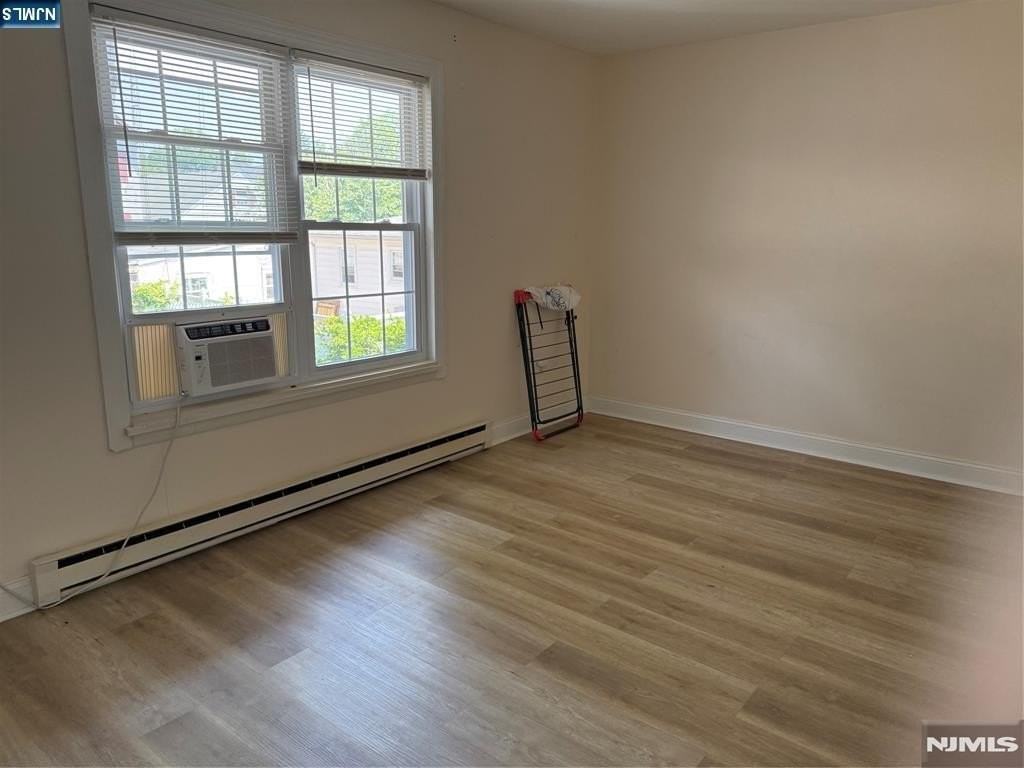 419 Paterson Ave - Photo 3 of 4