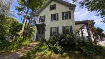 featured image of 126 Sullivan St Apt B #B