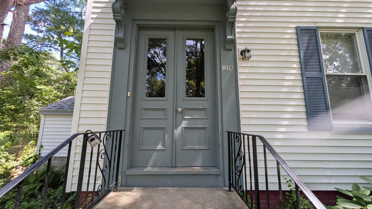 126 Sullivan St Apt B #B - Photo 2 of 34