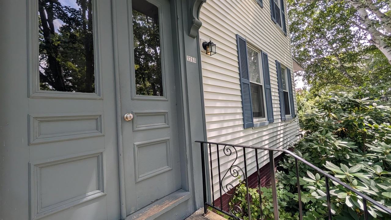 126 Sullivan St Apt B #B - Photo 3 of 34